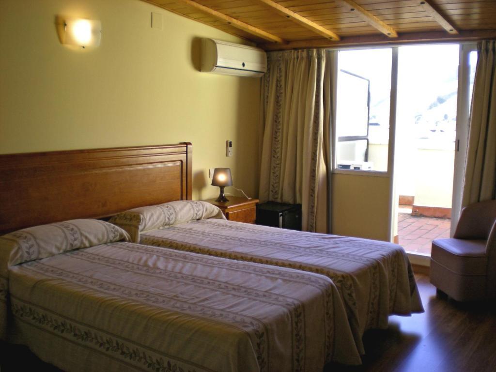Hotel Labella Maria Pinos Genil Zimmer foto