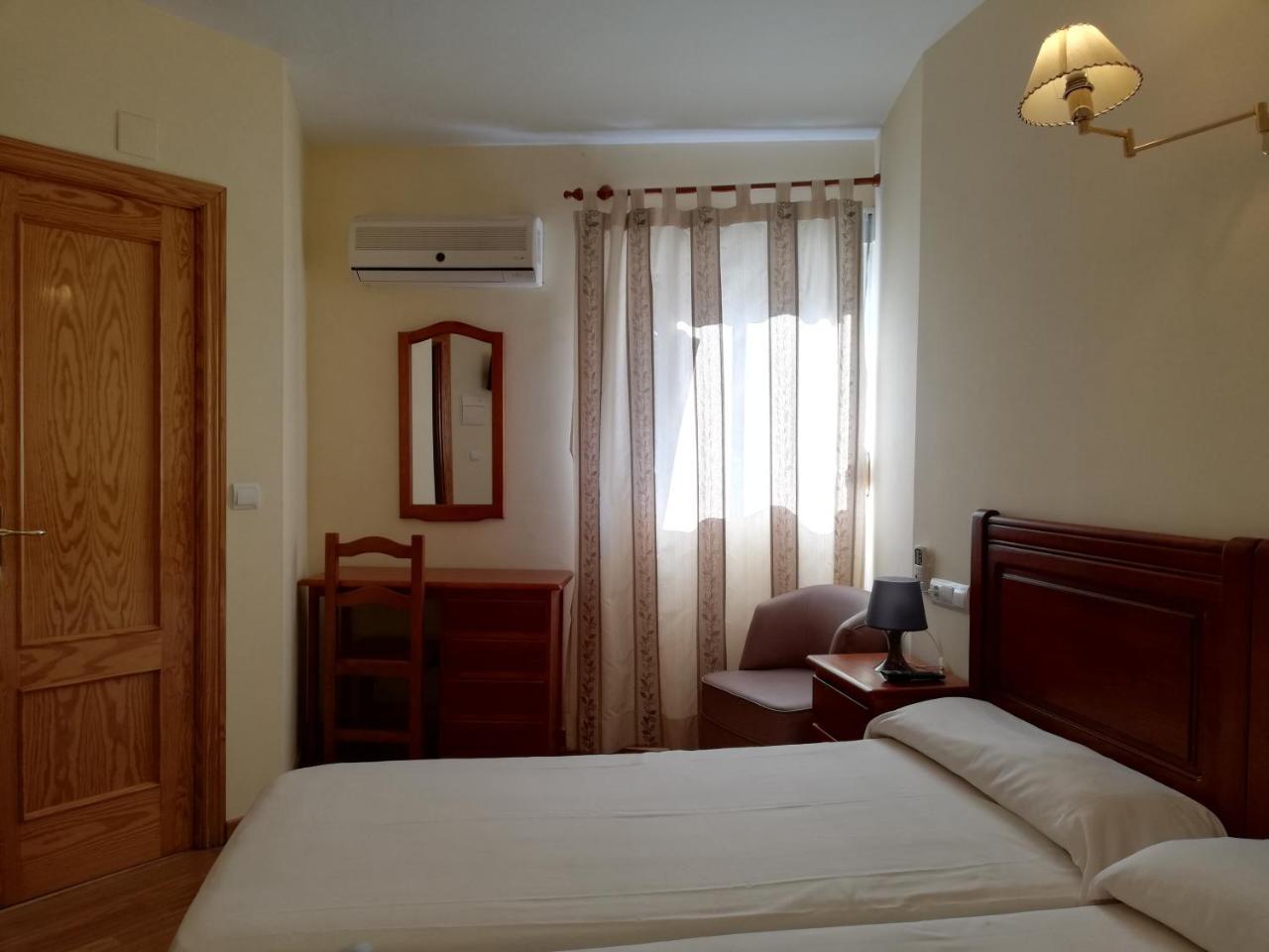 Hotel Labella Maria Pinos Genil Exterior foto