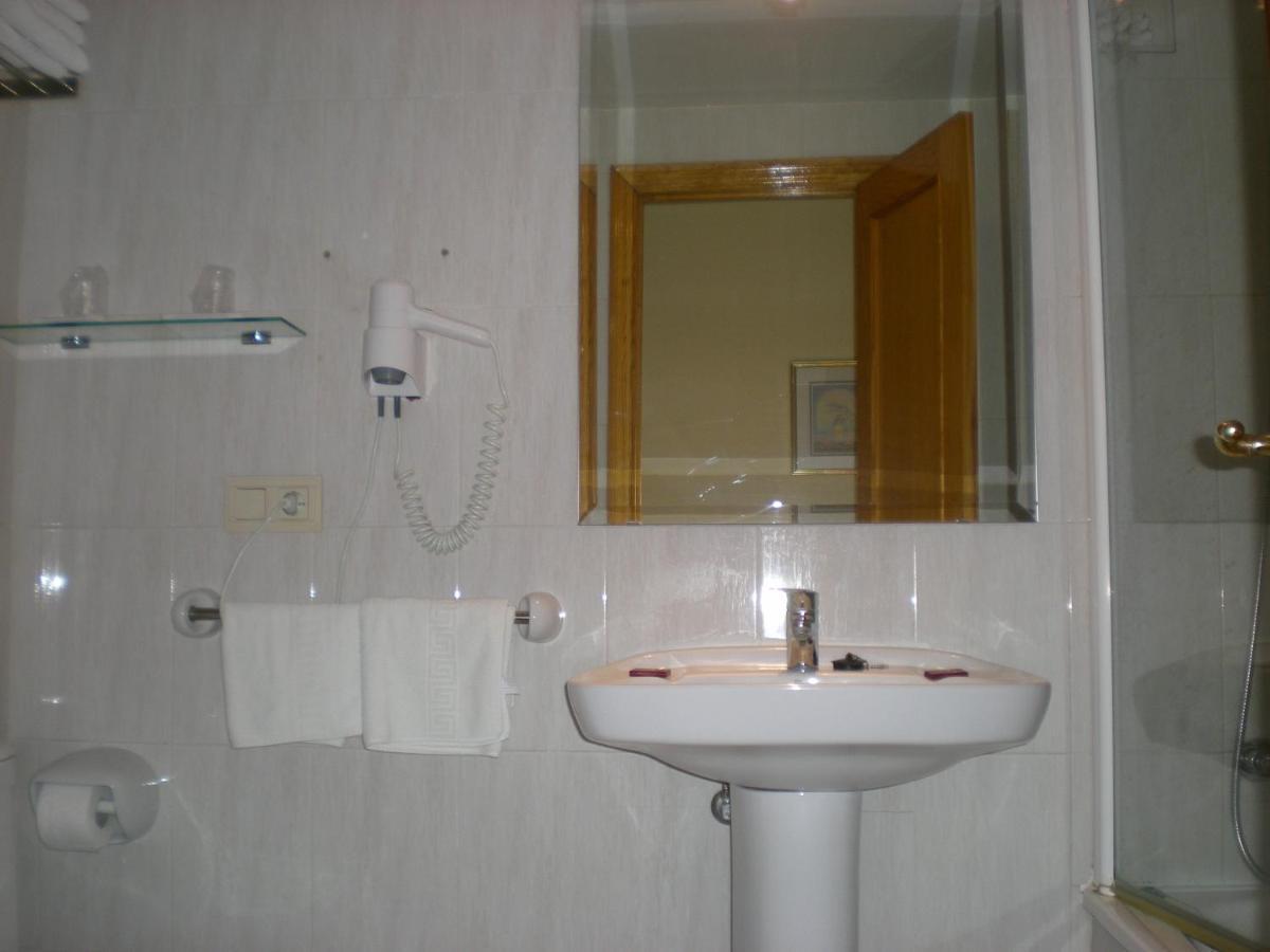 Hotel Labella Maria Pinos Genil Zimmer foto
