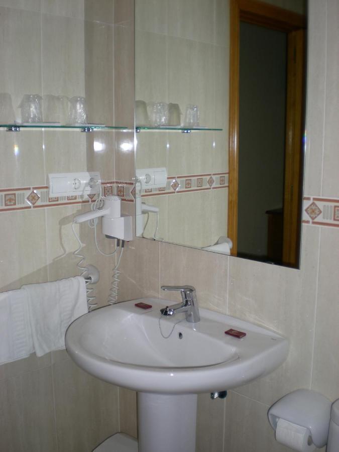 Hotel Labella Maria Pinos Genil Zimmer foto